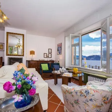 דירה Fiumelatte Sleeps 4 *