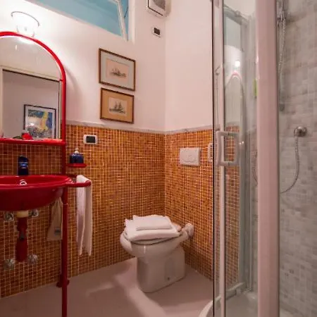 דירה Fiumelatte Sleeps 4 ורנה
